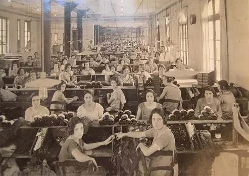 Les cigarières de chez Juan March Ordinas (source : Le coin de Miguel Monjo sur le site Oran des années 50)