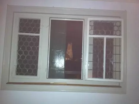 La fenêtre d'une de ces chambres