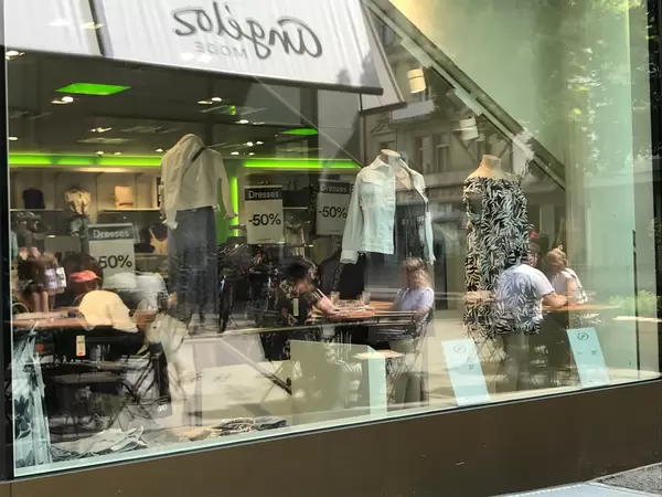 Image - vitrine.jpg
